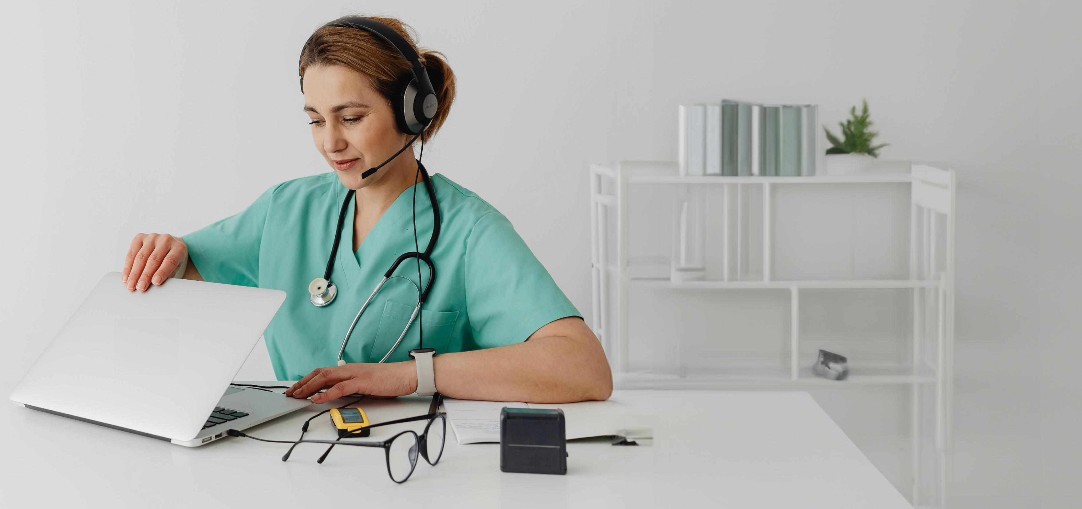 uk_healthcare_telemedicine_01_cta-with-blur